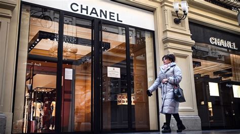 chanel bans russians